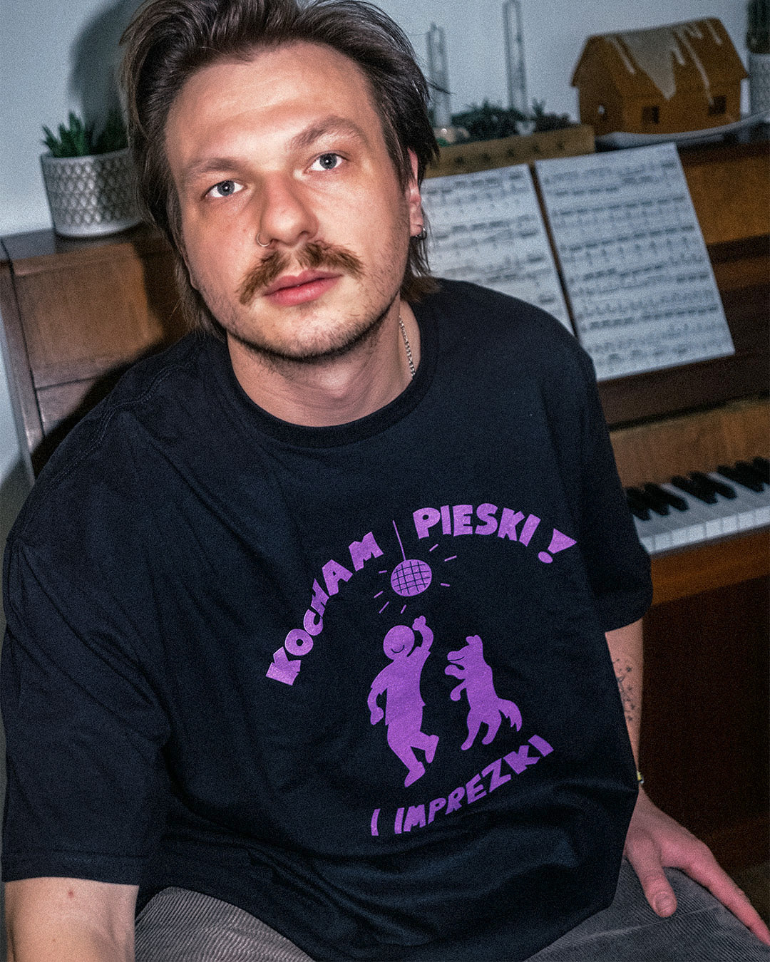 Czarny